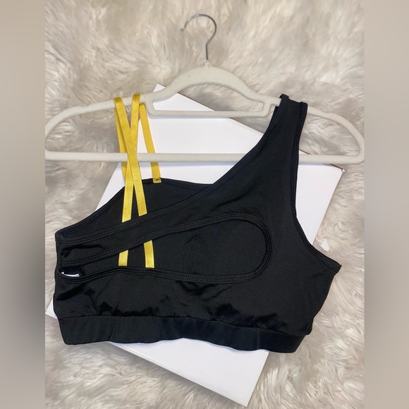 NEVER WORN Asymmetrical chest cut out Sports Bra - Picture 5 of 8